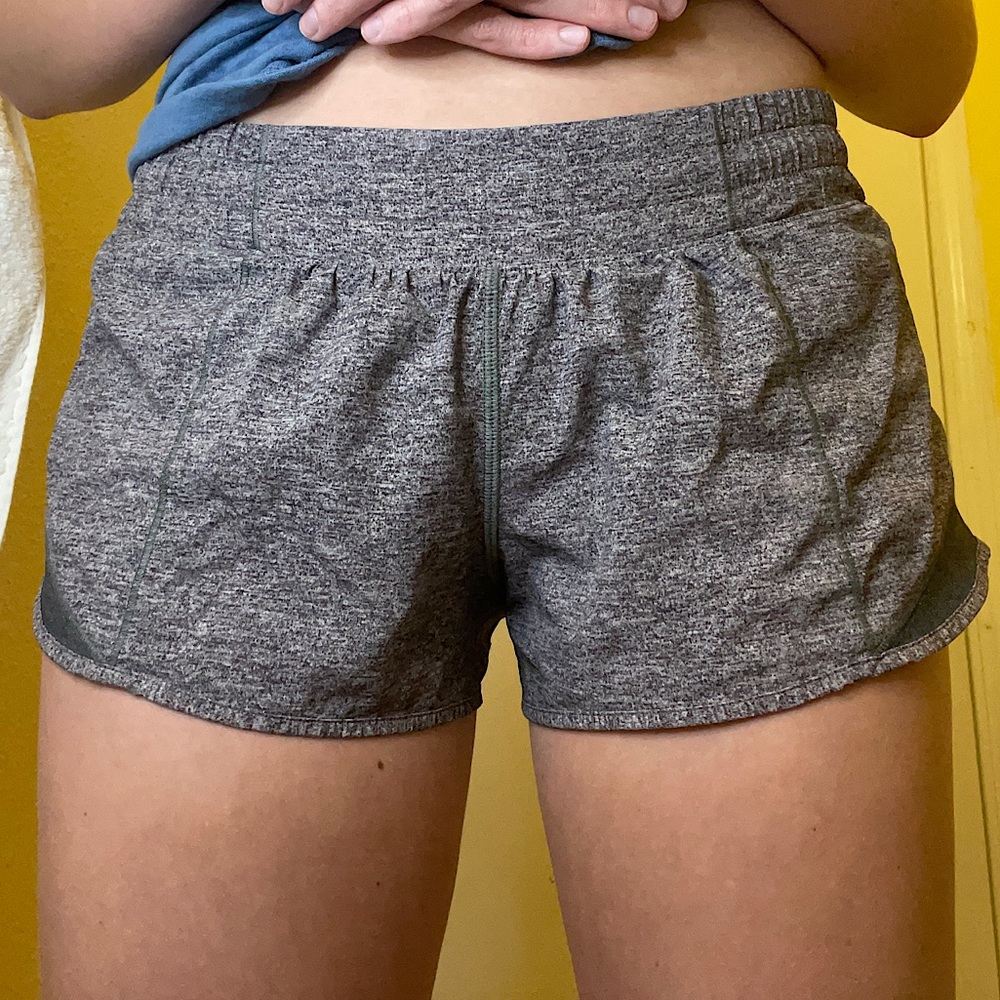 LuluLemon Hotty Hot Low Rise Short 2.5”